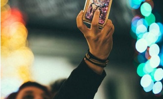 App turns selfies with stars into charity funds and followers